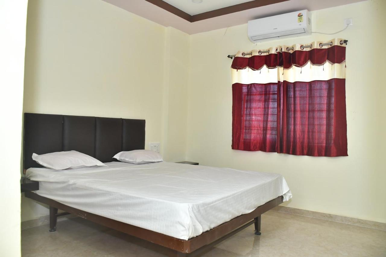 Hotel Kalika Residency Akalkot Екстер'єр фото