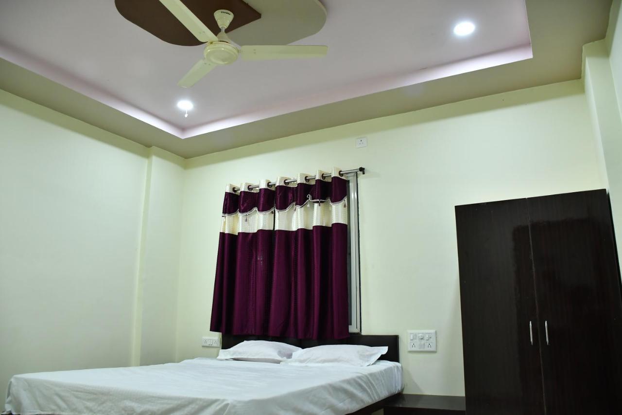 Hotel Kalika Residency Akalkot Екстер'єр фото