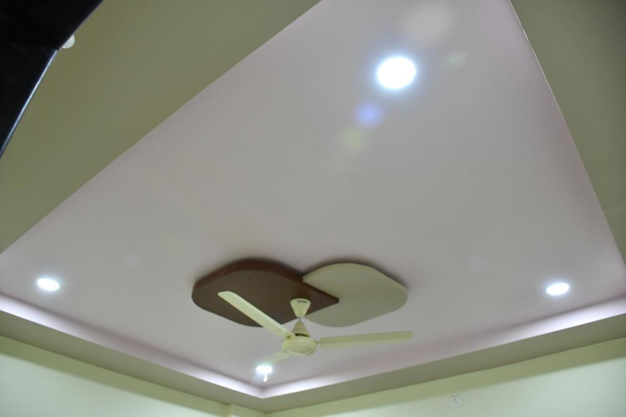 Hotel Kalika Residency Akalkot Екстер'єр фото