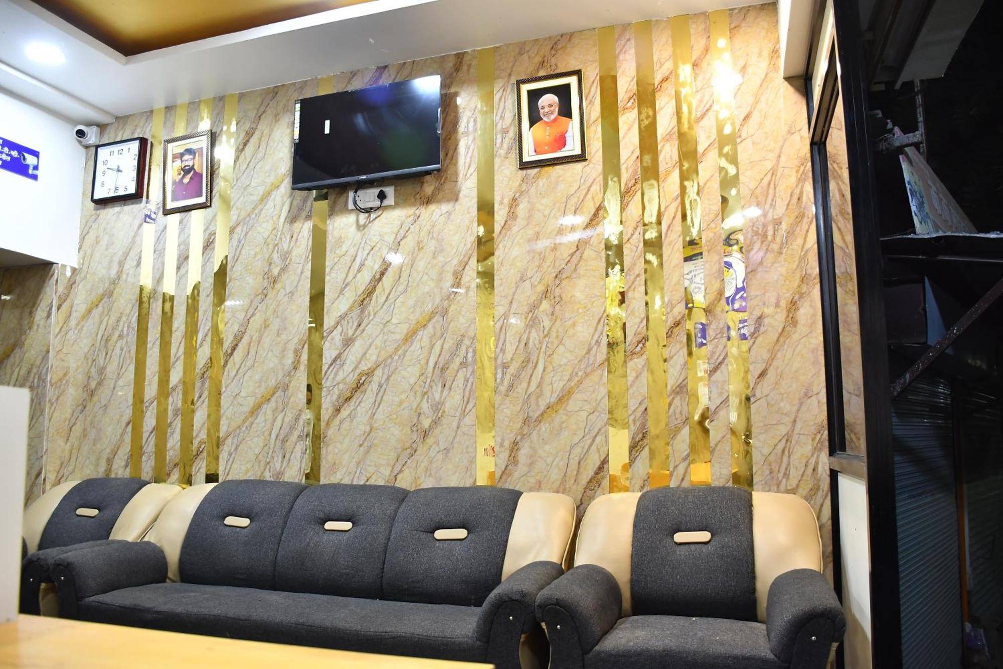 Hotel Kalika Residency Akalkot Екстер'єр фото